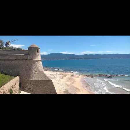 Daire T1 Vieille Centre Historique Ajaccio (Corsica)